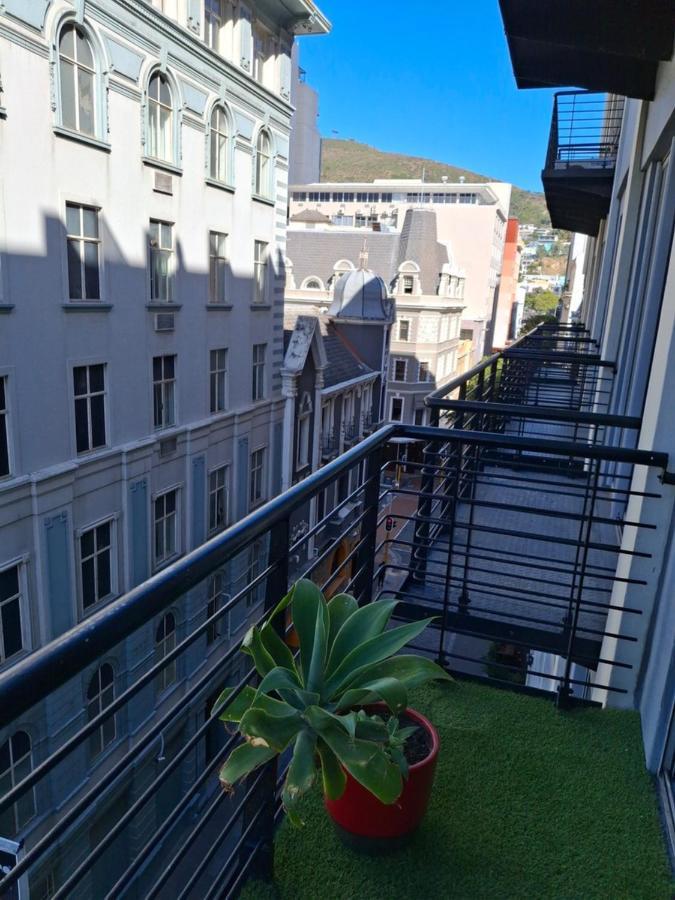 Apartamento Pristine 1 Bedroom Unit In The With Balcony Cidade Do Cabo