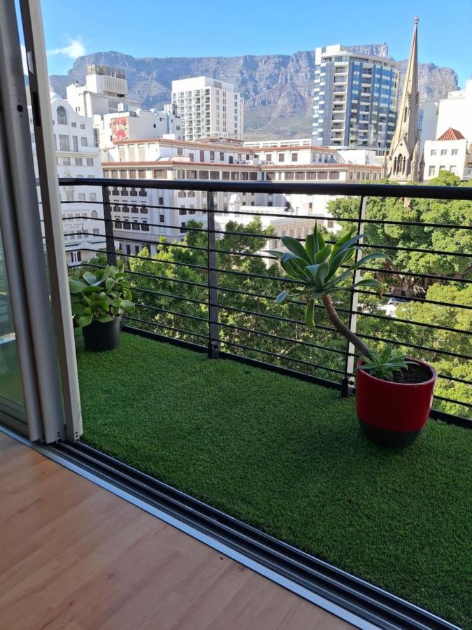 Apartment Pristine 1 Bedroom Unit In The With Balcony